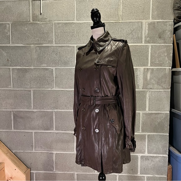 Burberry trench coat. - Picture 5 of 16